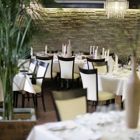 Hotel Akazienhof 뒤스부르크 외부 사진