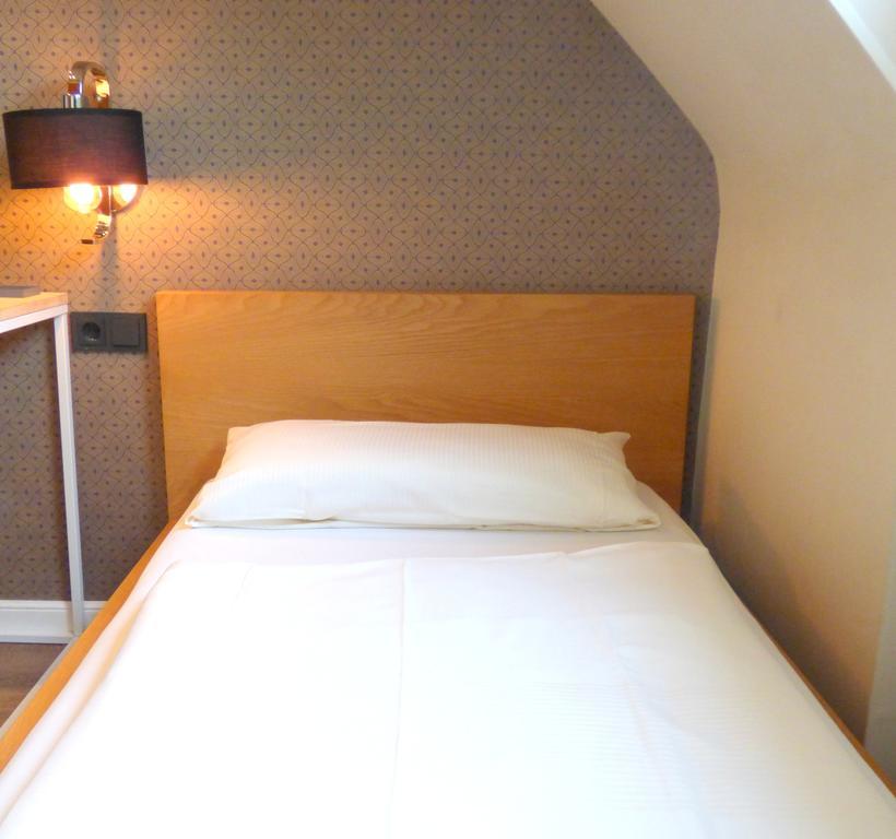 Hotel Akazienhof 뒤스부르크 외부 사진