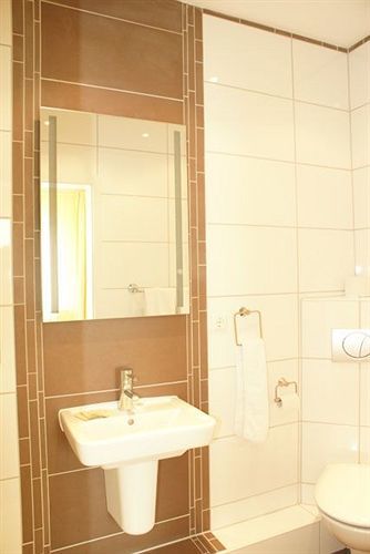 Hotel Akazienhof 뒤스부르크 외부 사진