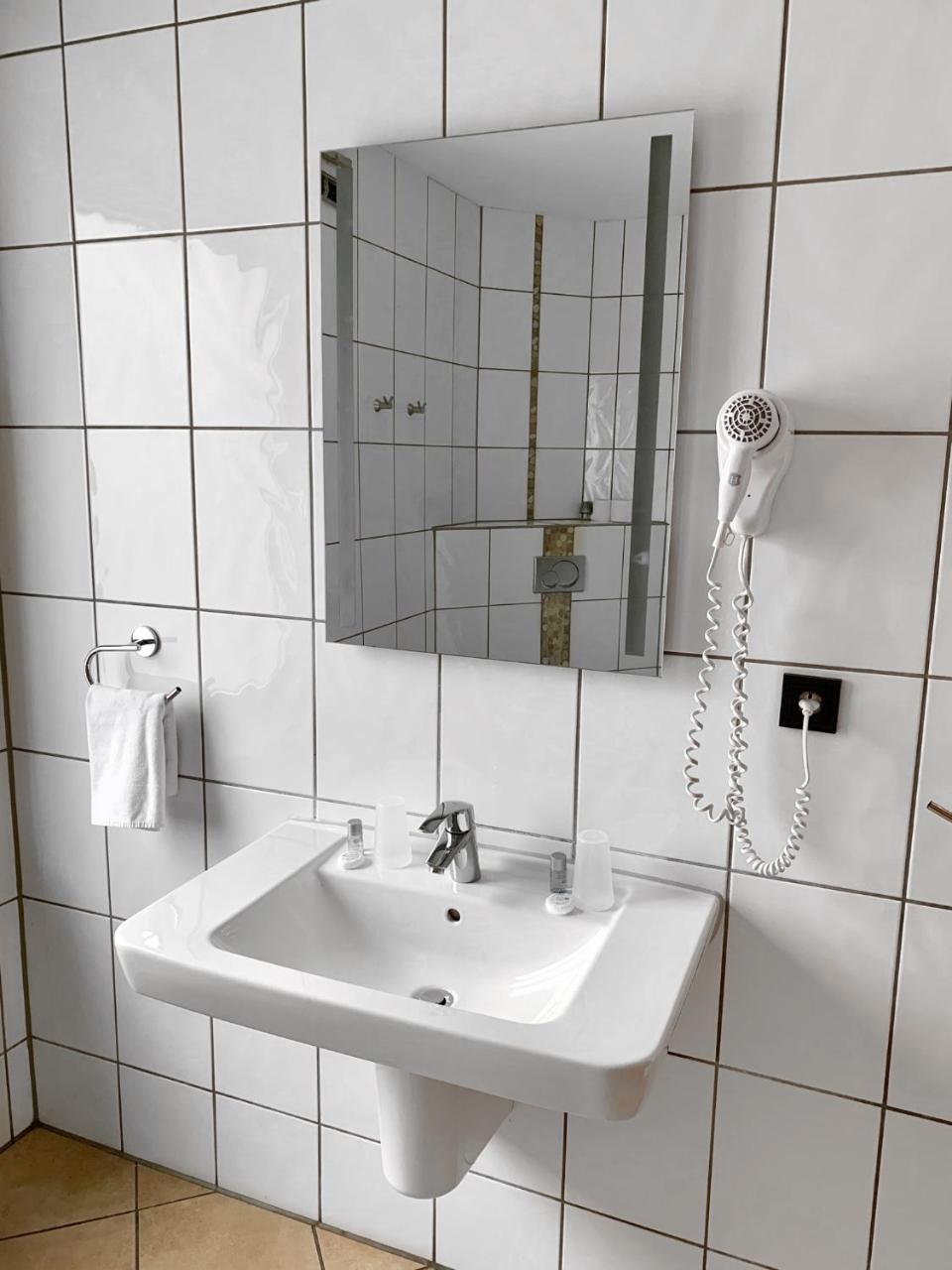 Hotel Akazienhof 뒤스부르크 외부 사진